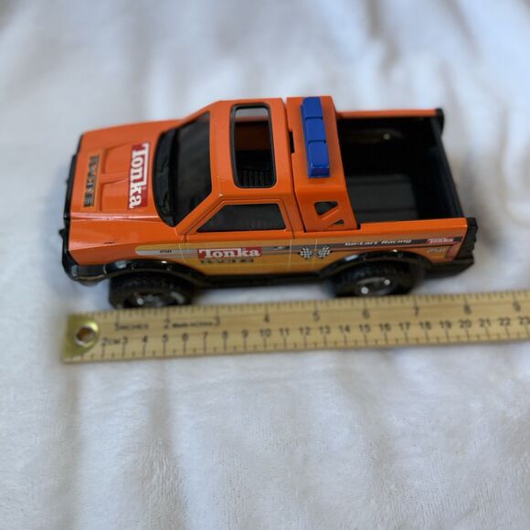 VINTAGE TONKA PICK UP TRUCK - TONKA GO-CART RACING - HASBRO 2002 - Picture 15 of 16